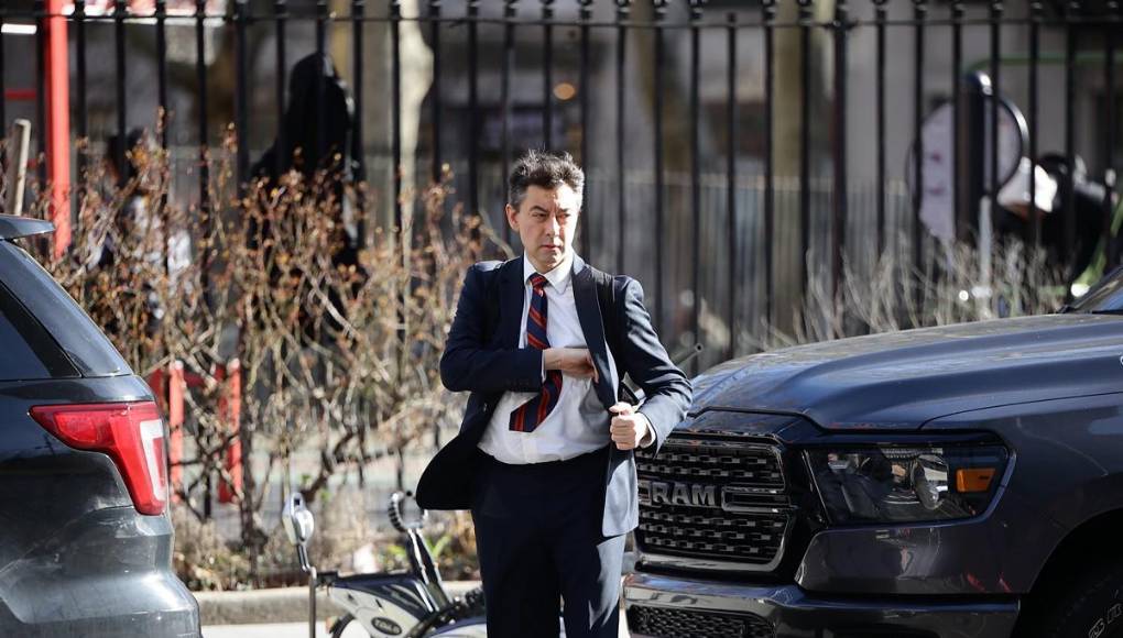 “Quiero mostrárselo al juez”: Renato Stabile graba protesta frente a Corte de Nueva York