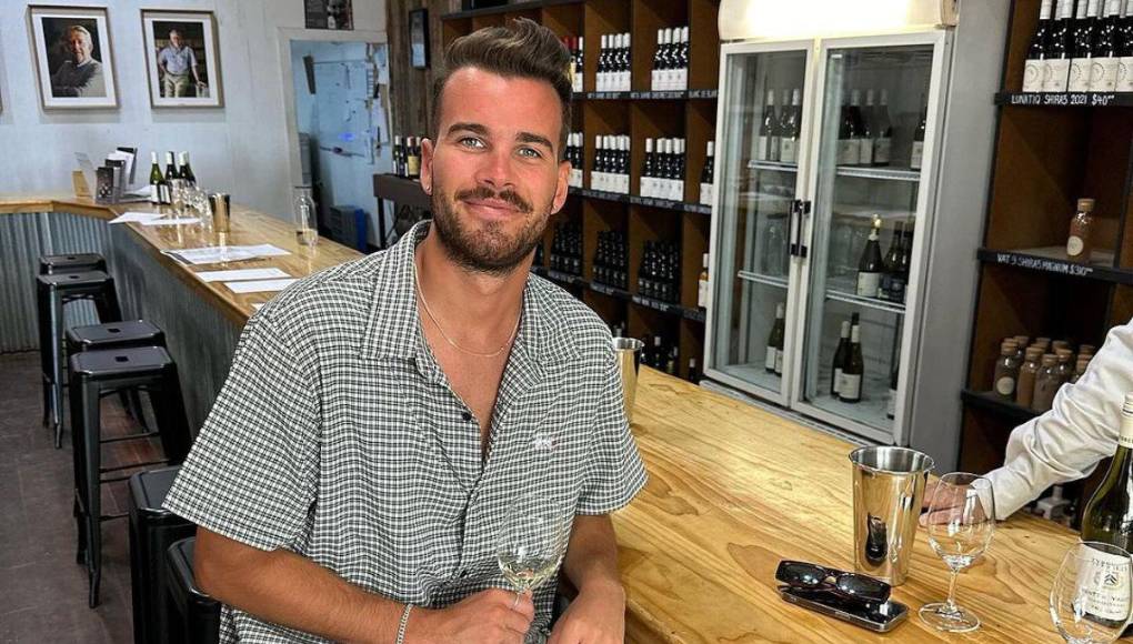 Buscan cadáveres de famoso presentador y su novio en Australia