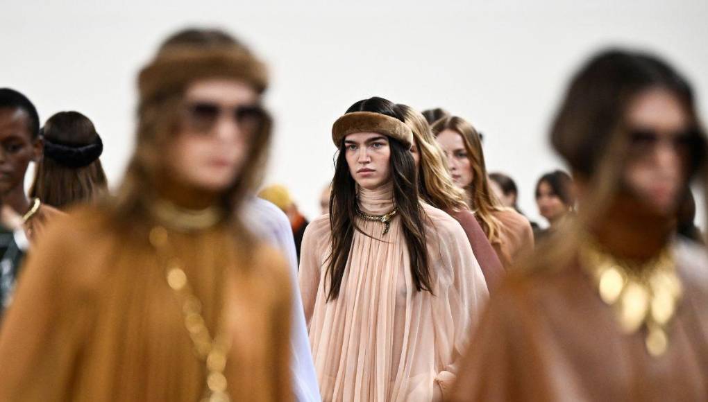 Kamali vuelve a las “raíces” de Chloé para su primera colección