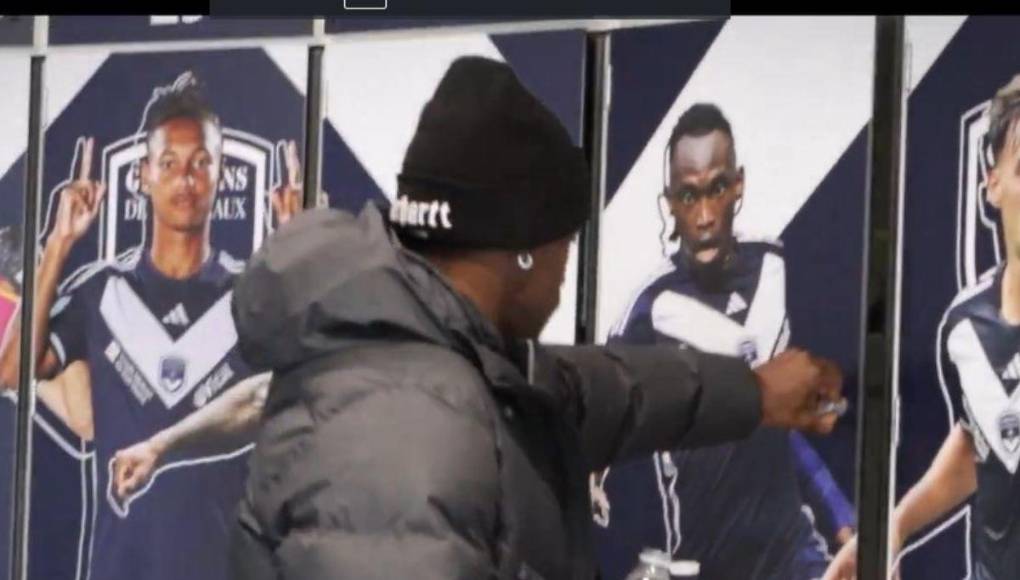 Las imágenes que dejó la emotiva aparición de Alberth Elis en el Burdeos tras crítico mes