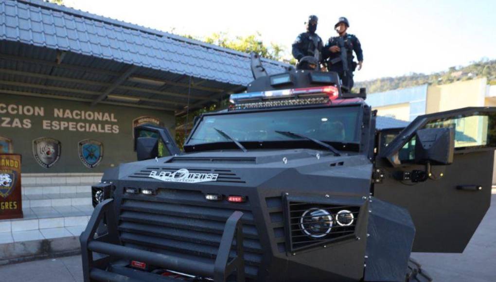 Con millonario pago a empresas intermediarias: así fue la compra directa de las 10 Black Mamba