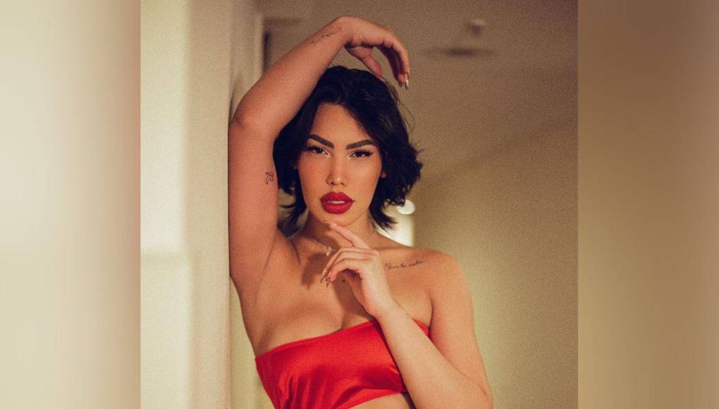 Ana del Castillo, la cantante criticada por su atuendo en los premios Up Awards 2024