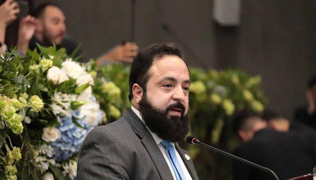 Diputadas y su expareja: Mujeres denuncian a Luis Redondo por “misógino” y “amenazas”