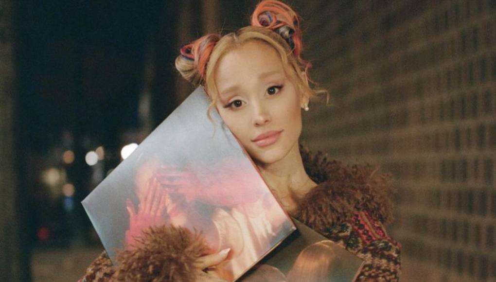 Ariana Grande revela secretos de su expareja en su nuevo álbum ‘Sweet Secrets’