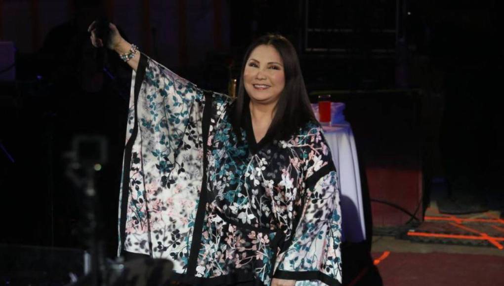 Ana Gabriel habla desde el hospital tras brindar concierto en Chile: Esto es lo que se sabe