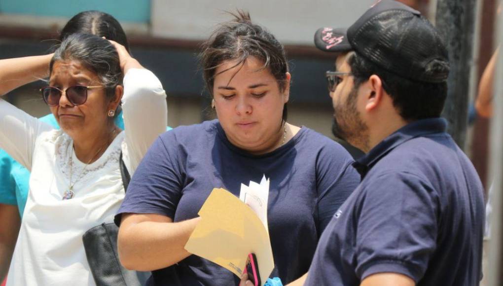 Drama y llanto en entrega de cuerpo de joven fallecido en accidente en anillo periférico