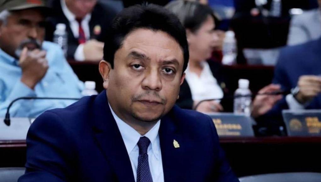 Lo que se sabe del despido de Julissa Villanueva y Ramón Barrios de la UNAH