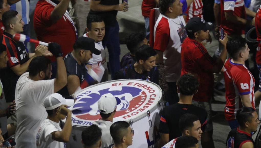 ¡Fiesta blanca en SPS! Así recibieron a Olimpia previo a la final contra Marathón