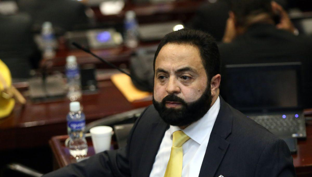 Diputadas y su expareja: Mujeres denuncian a Luis Redondo por “misógino” y “amenazas”