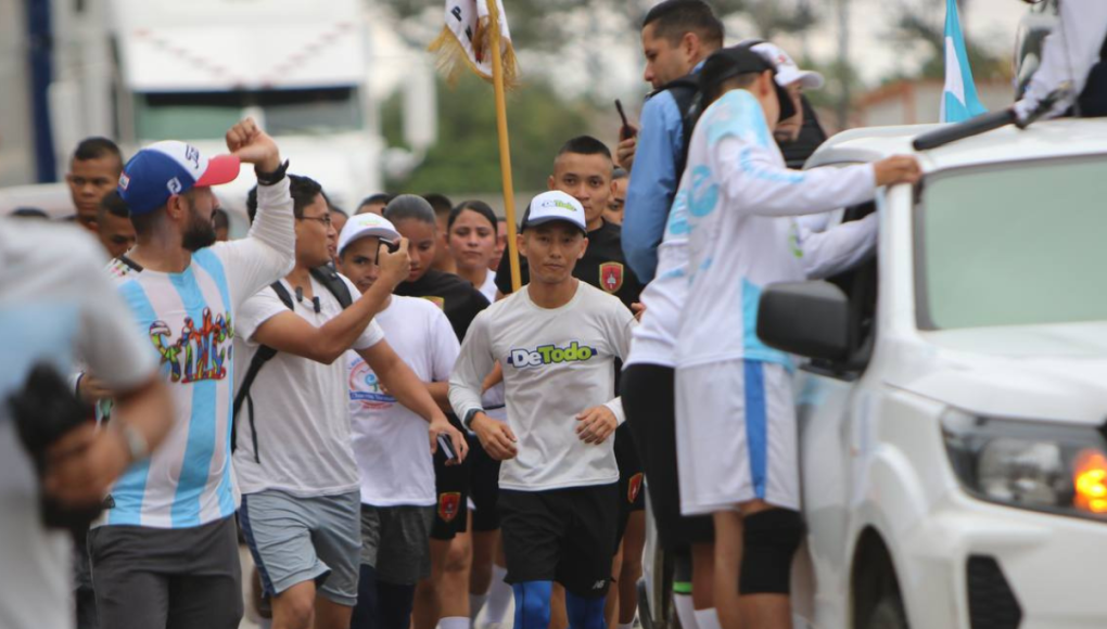 Presentadores hondureños se suman a Shin Fujiyama en el penúltimo día de la carrera
