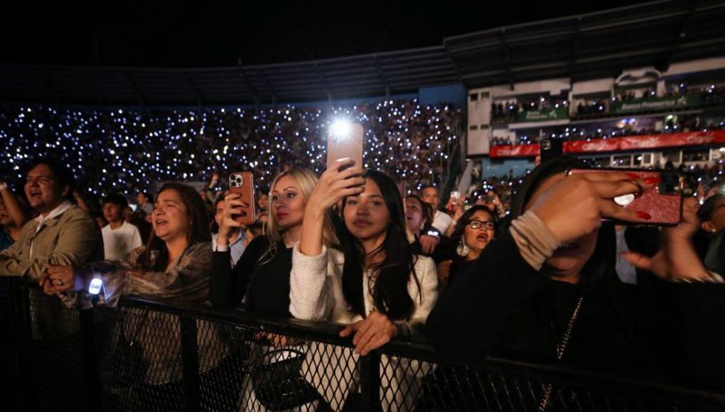 Así se vivió el romántico concierto de Luis Miguel en Tegucigalpa
