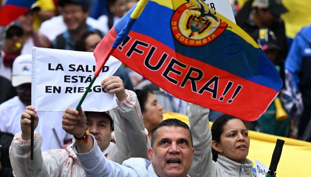 Protesta en Colombia: Más de 500 mil personas marchan contra Gustavo Petro