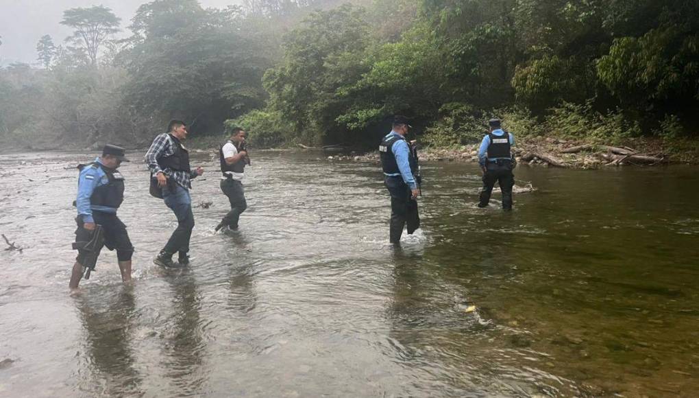 Así fue la dura travesía para llegar hasta avioneta accidentada del empresario Alan Flores