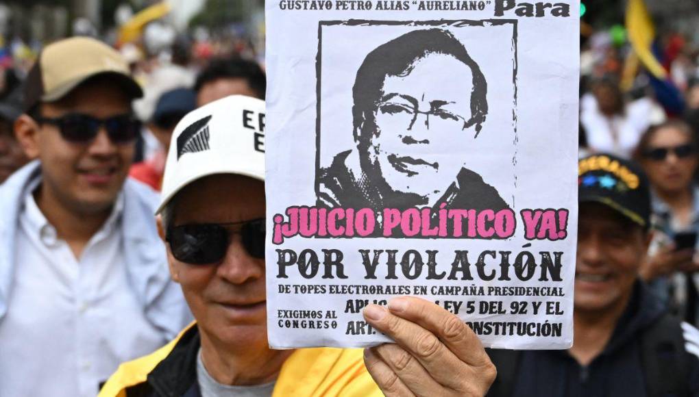 Protesta en Colombia: Más de 500 mil personas marchan contra Gustavo Petro
