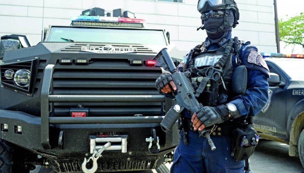 Con millonario pago a empresas intermediarias: así fue la compra directa de las 10 Black Mamba