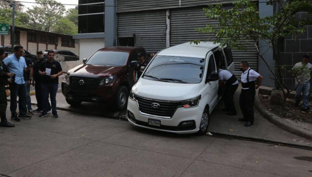 Retiran cuerpo de empresario Alan Flores, fallecido en accidente aéreo