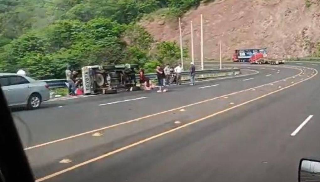 Las imágenes que dejó el accidente en el Canal Seco; hay 2 muertos