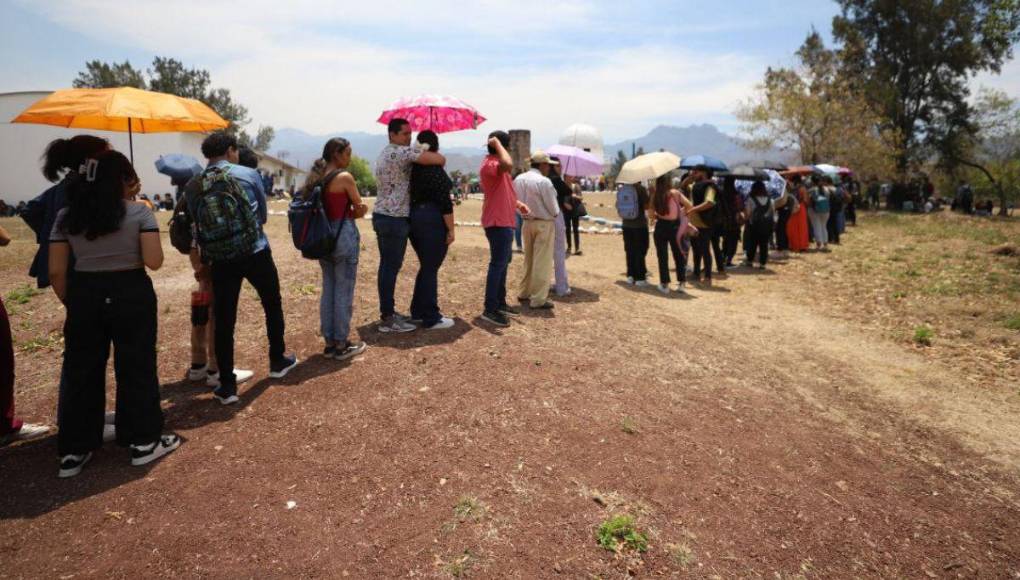 Primeras imágenes del eclipse solar en Honduras