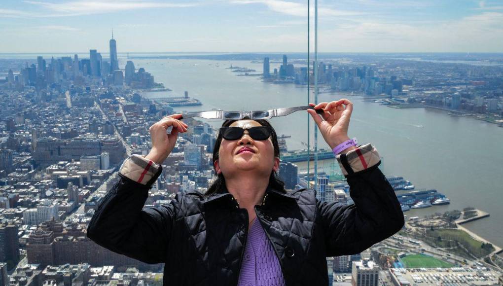 Estados Unidos deslumbrado por el eclipse solar total de este lunes