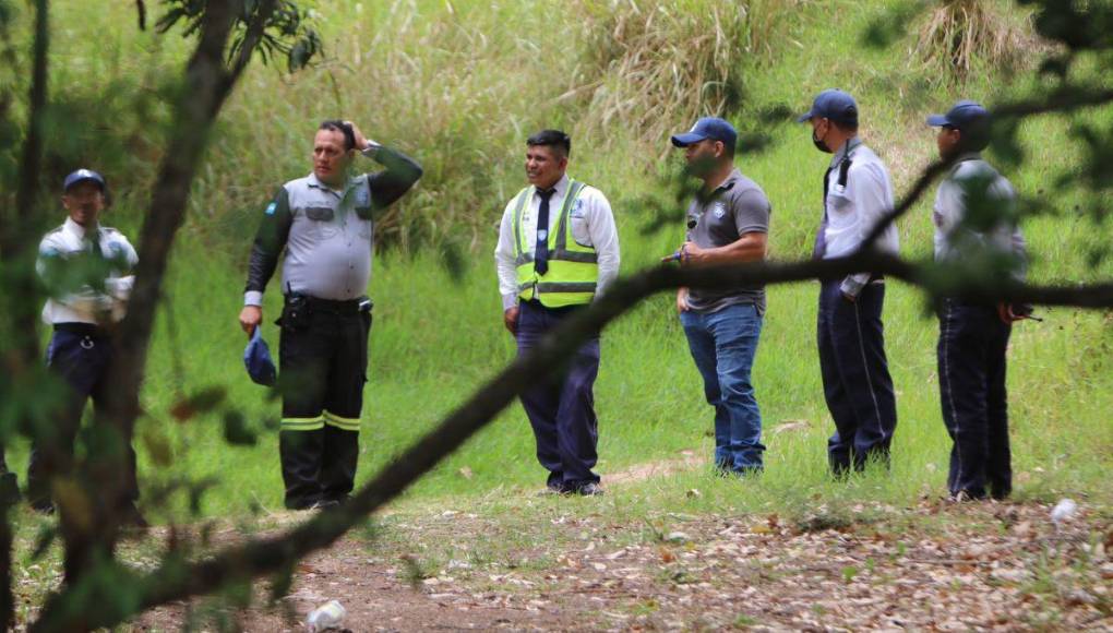 Putrefacto y en una quebrada encuentran cadáver en colonia Villa Olímpica en la capital