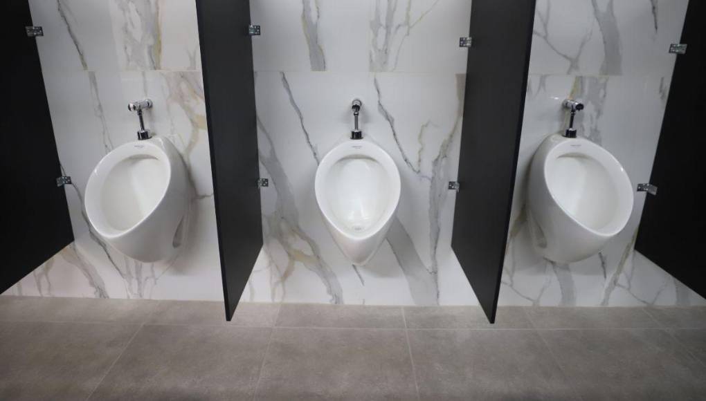 ¡De lujo! Así lucen los nuevos baños públicos en el centro de Tegucigalpa