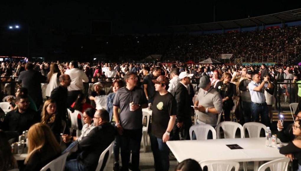 Así se vivió el romántico concierto de Luis Miguel en Tegucigalpa