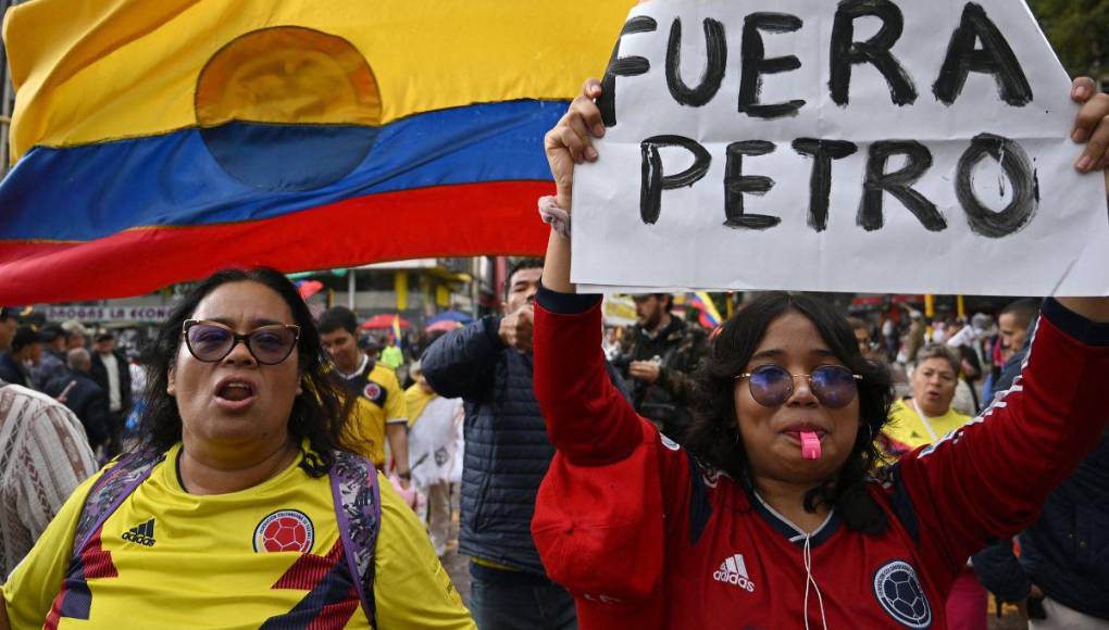 Protesta en Colombia: Más de 500 mil personas marchan contra Gustavo Petro