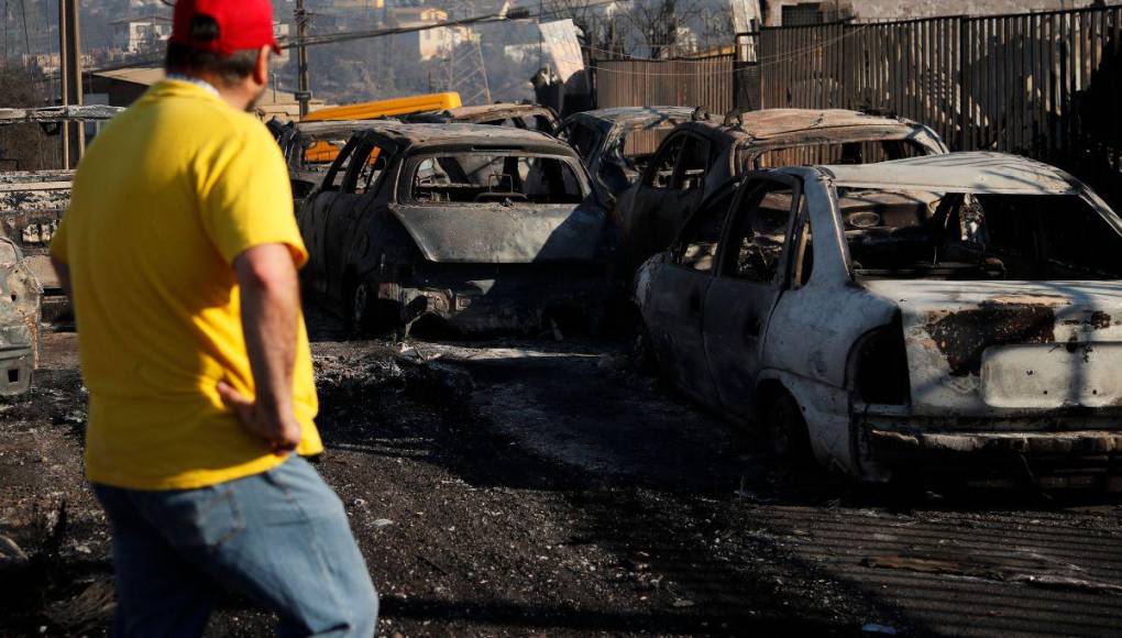 Terribles imágenes de incendios forestales en Chile; hay al menos 19 muertos