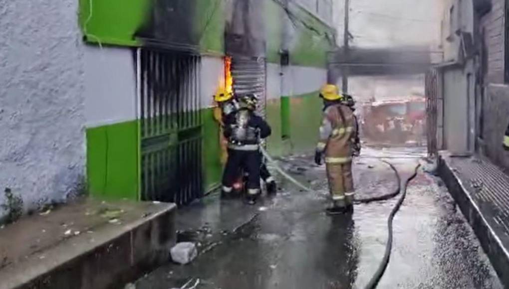 Imágenes del incendio en Tegucigalpa que quemó varios negocios