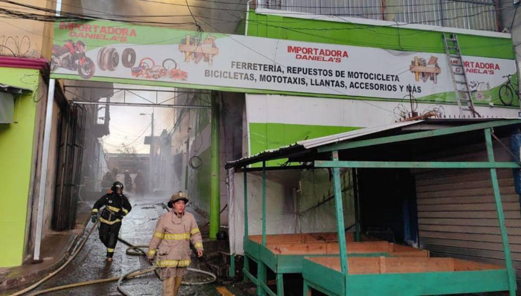 Imágenes del incendio en Tegucigalpa que quemó varios negocios