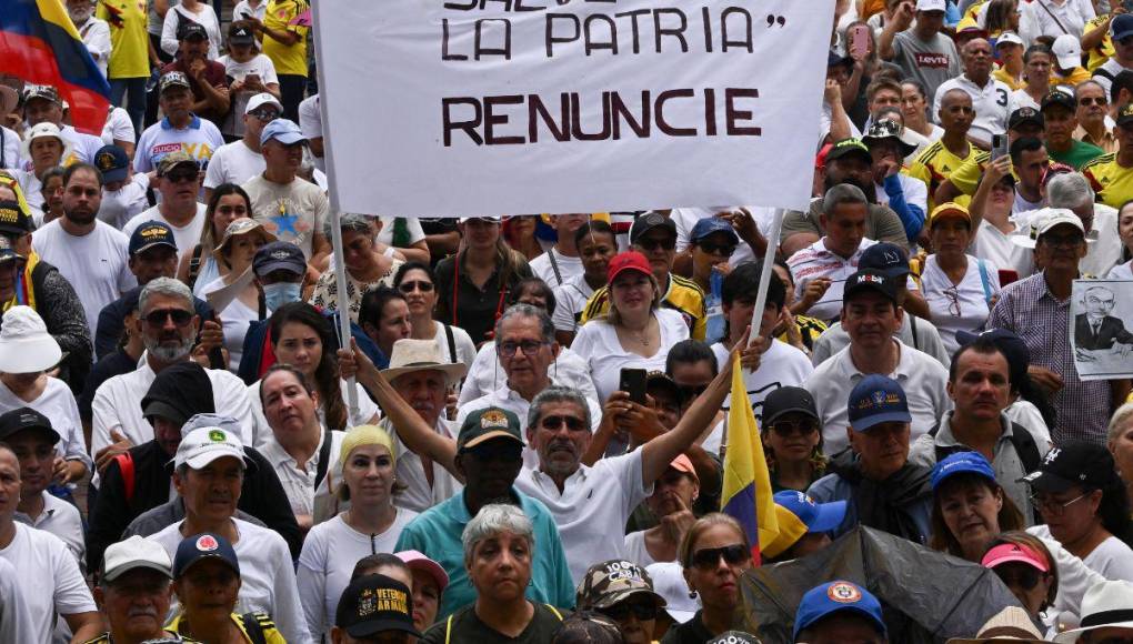 Protesta en Colombia: Más de 500 mil personas marchan contra Gustavo Petro