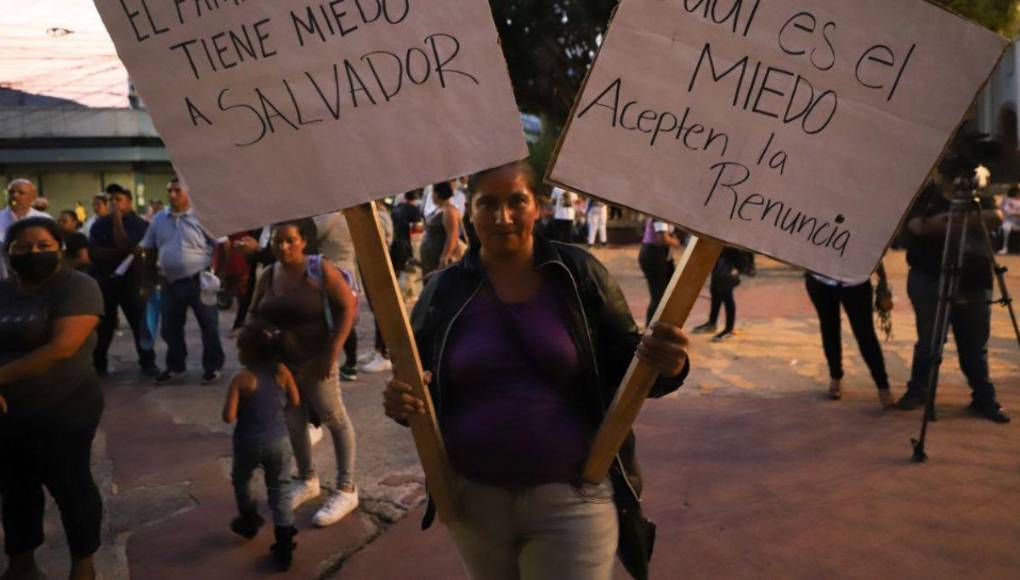 Así fue el ambiente en el CN: Nasralla exige aceptación de su renuncia