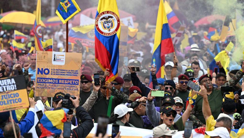 Protesta en Colombia: Más de 500 mil personas marchan contra Gustavo Petro