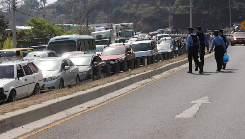 Caos vehicular, desmayados y vía bloqueada: las imágenes que dejó la protesta en la CA-5