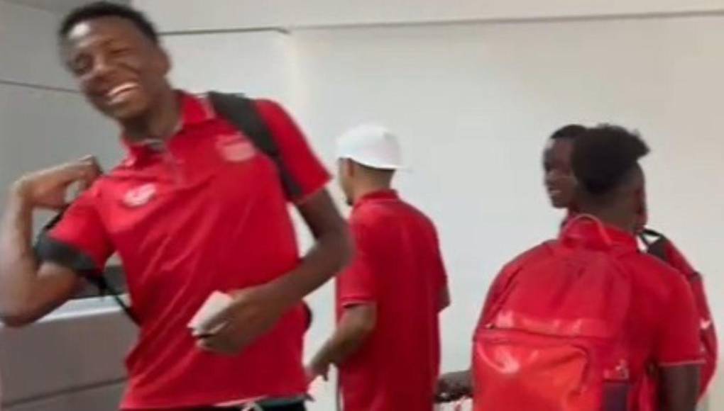 Vida causa furor: viajaron en avión para intentar salvarse del descenso ante UPN