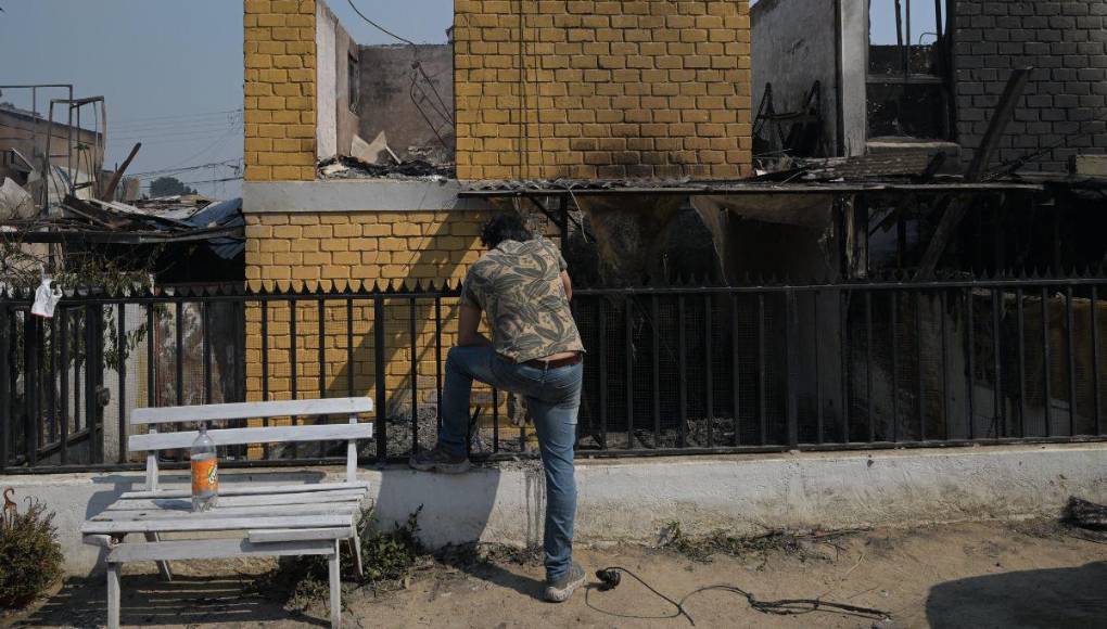 Terribles imágenes de incendios forestales en Chile; hay al menos 19 muertos