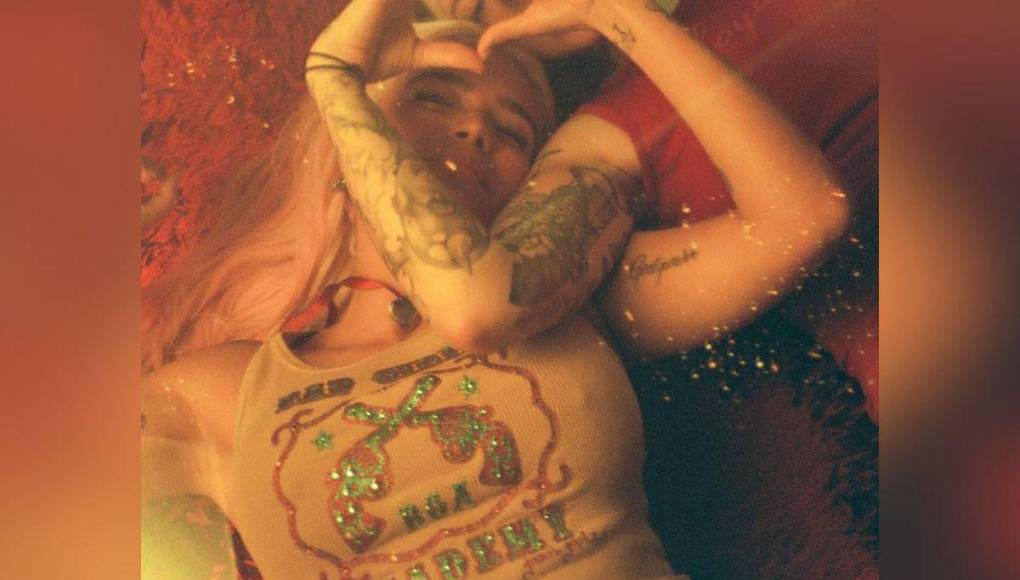 Karol G y Young Miko encienden las redes sociales con polémico video