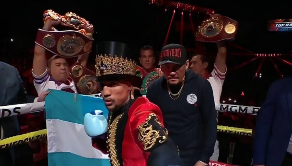 ¡Con show de circo! Así fue la entrada de Teófimo López previo a su pelea con Jamaine Ortiz