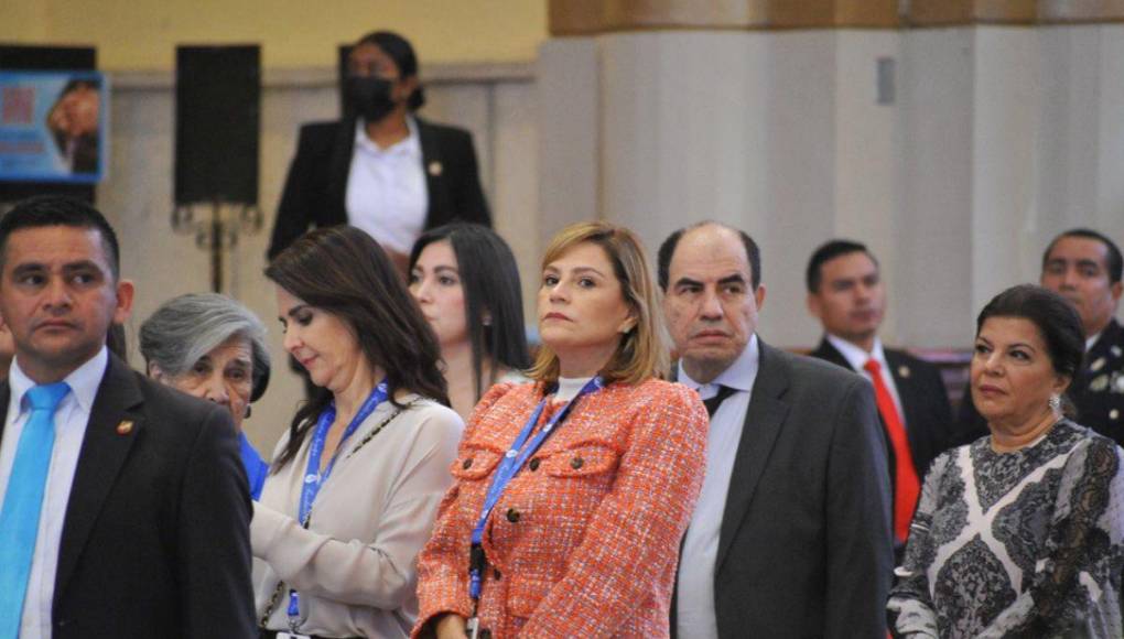 Políticos y fieles rinden tributo a la Virgen de Suyapa en solemne eucaristía por su 277 aniversario