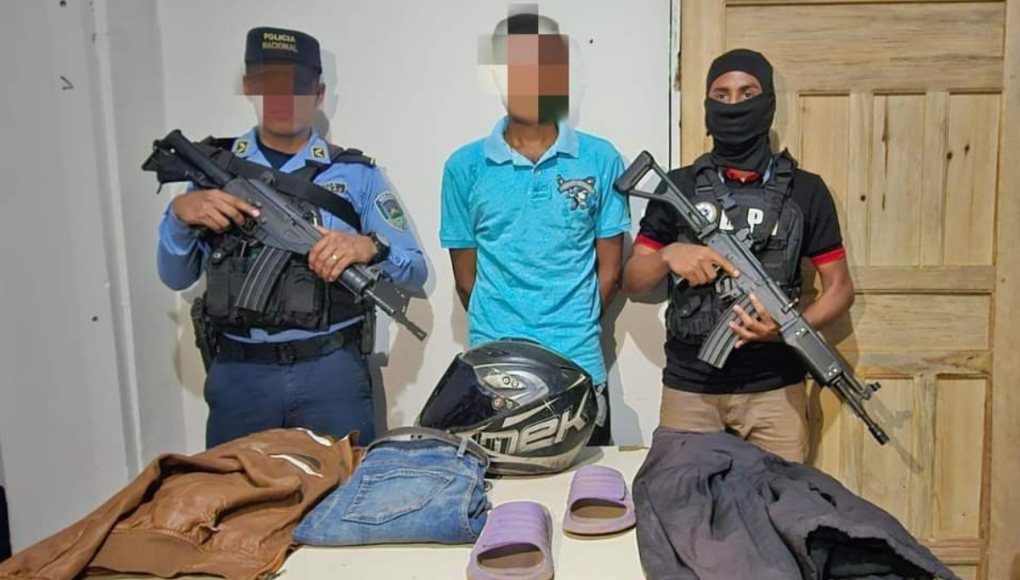 Por su chaqueta y casco logran identificar a sospechoso de matar a joven en gasolinera en Olancho