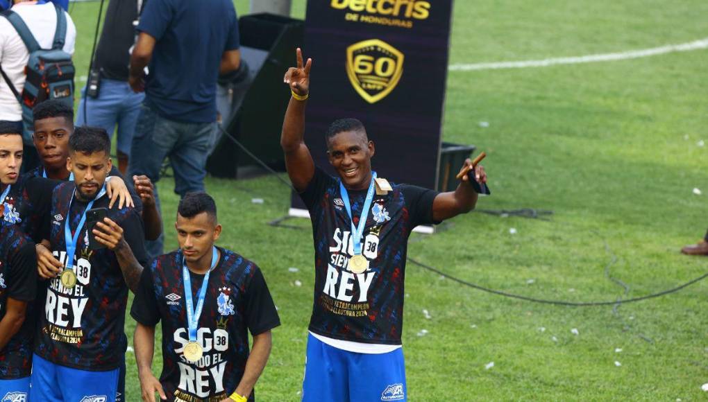 Foto “a lo Ancelotti” y dedicatorias: así festejó Olimpia la conquista de la 38