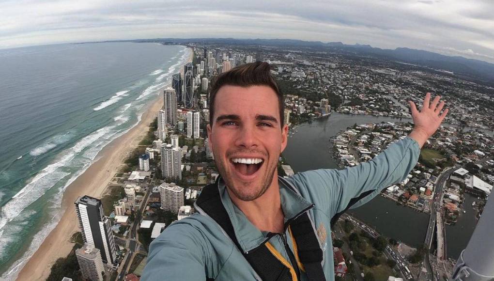 Buscan cadáveres de famoso presentador y su novio en Australia