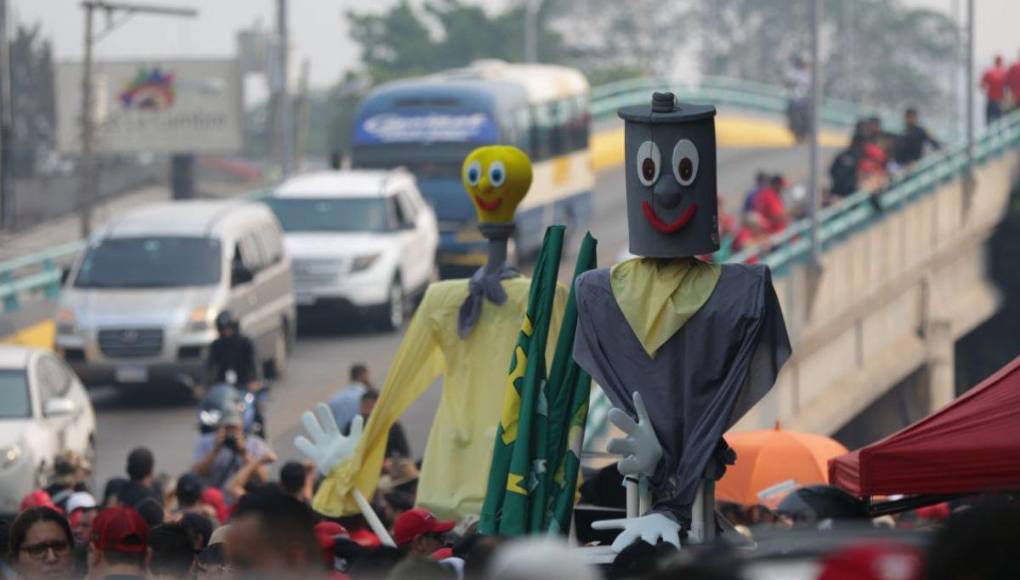 Mascotas, la “Rixineta” y otras curiosidades durante la marcha del 1 de mayo en la capital