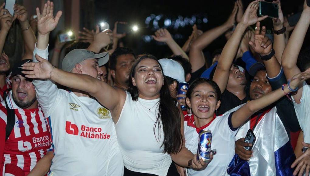 ¡Fiesta blanca en SPS! Así recibieron a Olimpia previo a la final contra Marathón