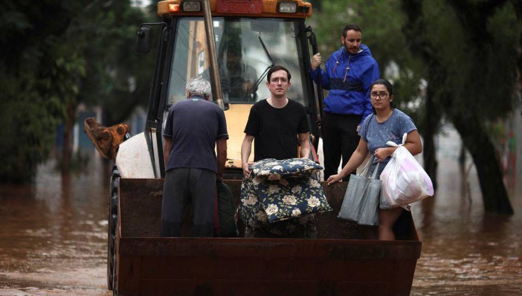 Rescates a contrarreloj en Brasil para contener tragedia por inundaciones