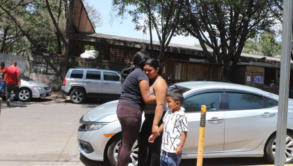 Doloroso: retiran cuerpos de jóvenes asesinados cerca del Juana Laínez