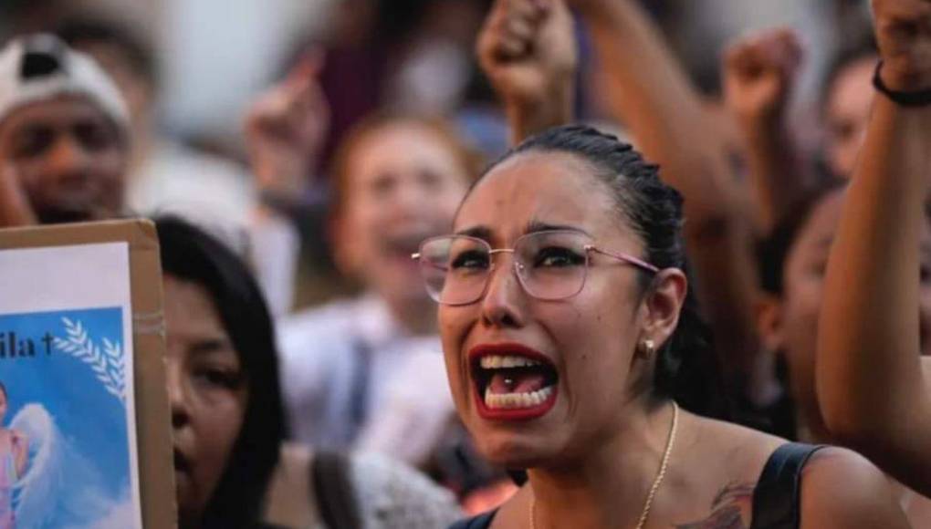“Ayúdame a encontrar la tranquilidad”: Madre de Camila, niña asesinada en México durante entierro