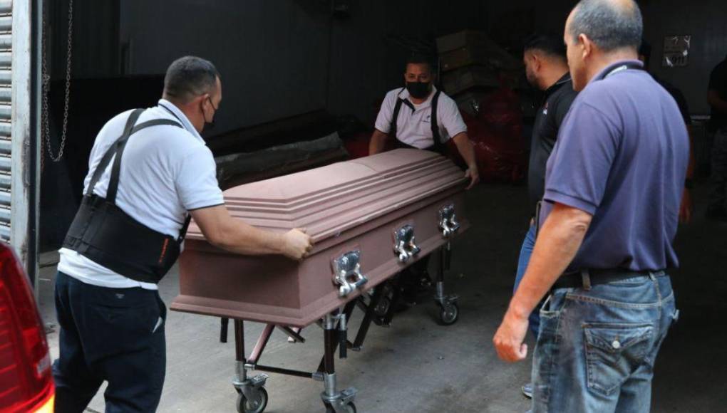 Retiran cuerpo de empresario Alan Flores, fallecido en accidente aéreo