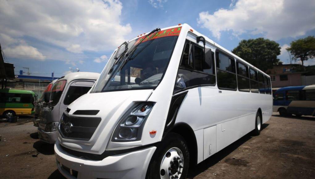 WIFI gratis, cámaras y asientos reclinables tienen los nuevos buses urbanos de la capital