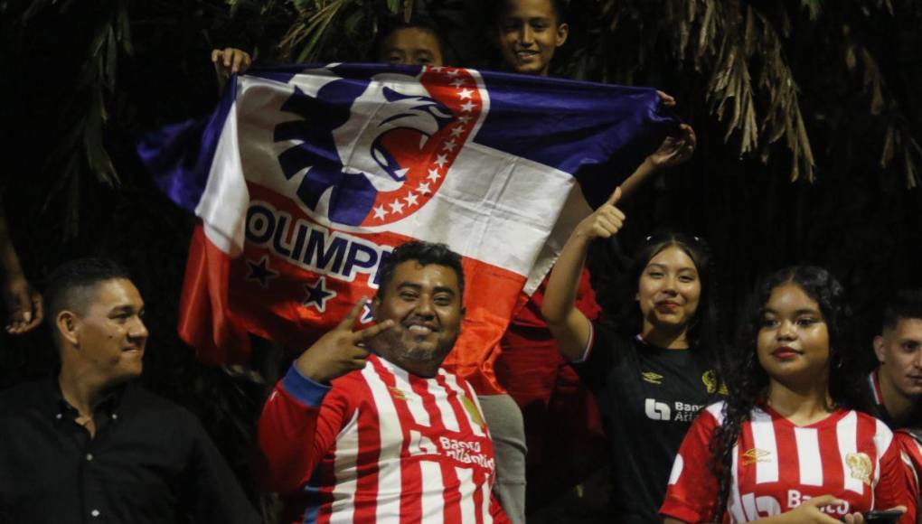 ¡Fiesta blanca en SPS! Así recibieron a Olimpia previo a la final contra Marathón